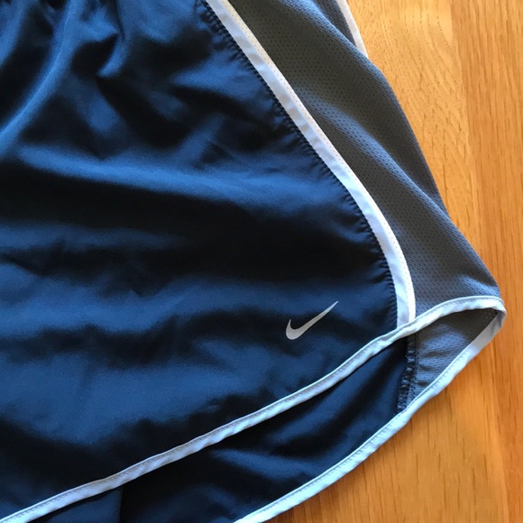 nike shorts - Picture 2 of 3